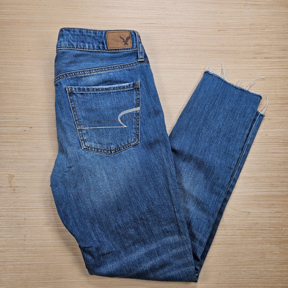 American Eagle Tomgirl Jean Women 4 Hobo Patch Blue Distressed Whiskering Frayed